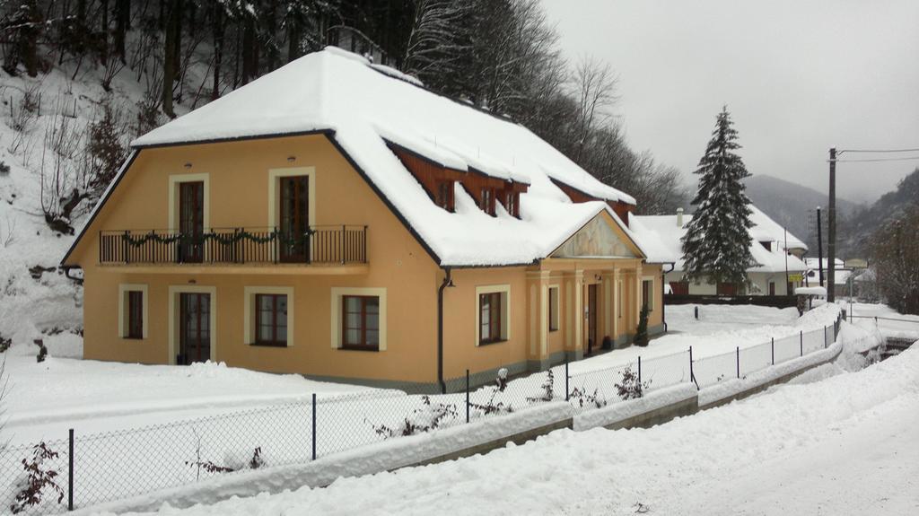 Apartmany Weissov Dom Banska Stiavnica Luaran gambar