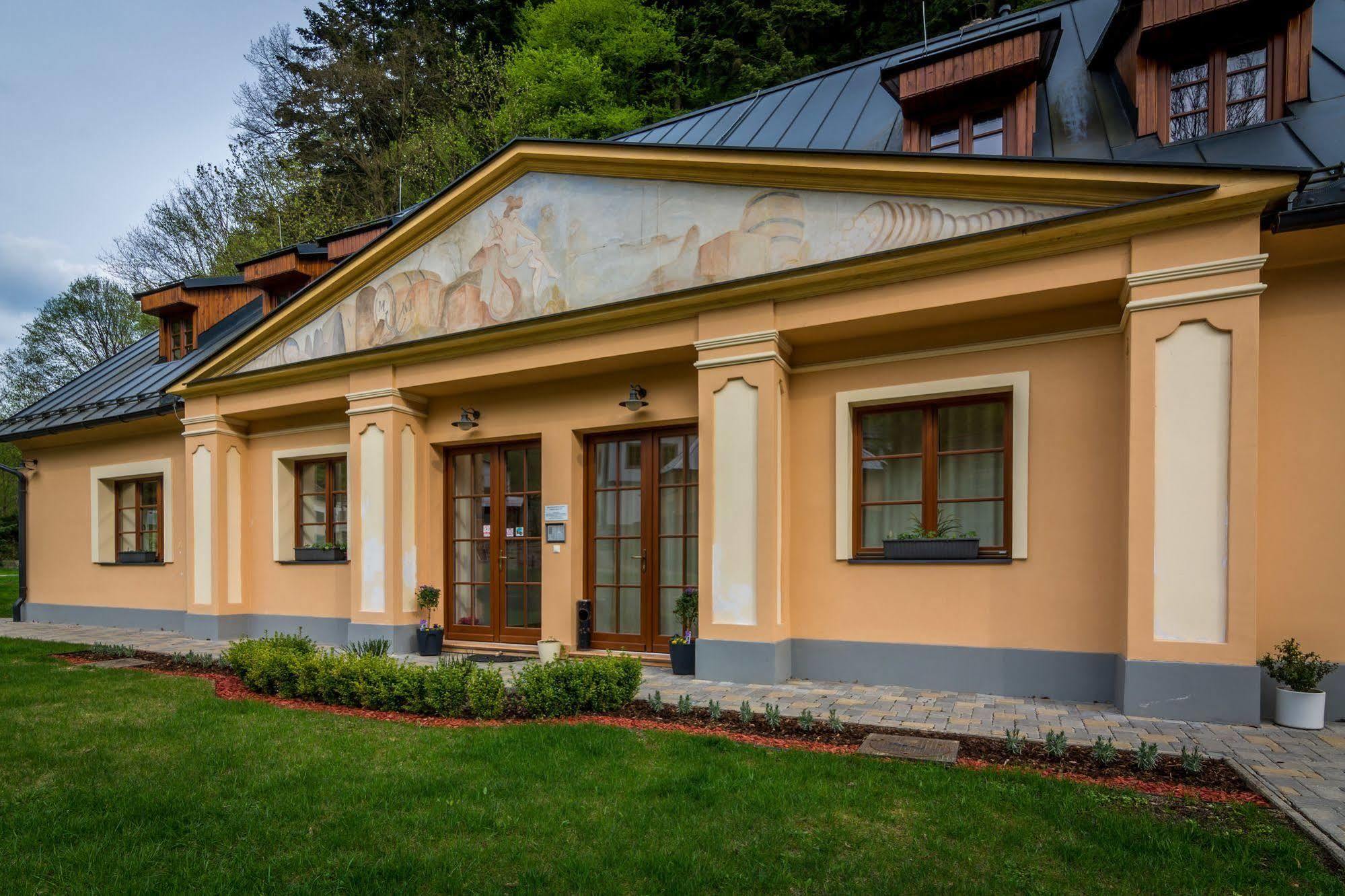 Apartmany Weissov Dom Banska Stiavnica Luaran gambar